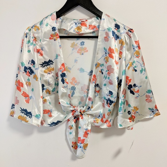 NWT Tularosa tie up floral crop top, kimono sleeve - Picture 3 of 6